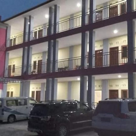 Fx72 Labuan Bajo Hotel المظهر الخارجي الصورة