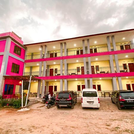 Fx72 Labuan Bajo Hotel المظهر الخارجي الصورة