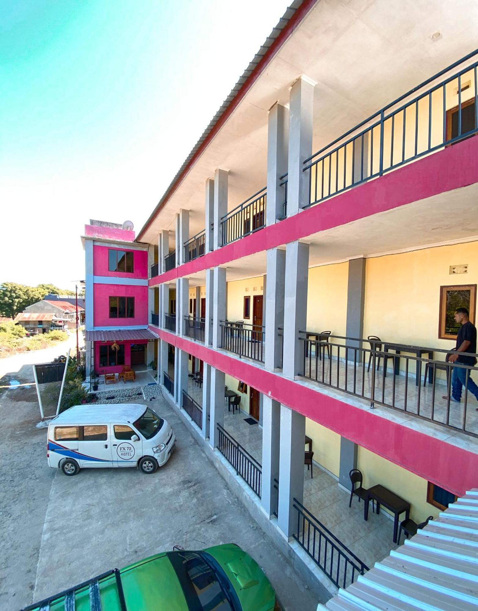 Fx72 Labuan Bajo Hotel المظهر الخارجي الصورة