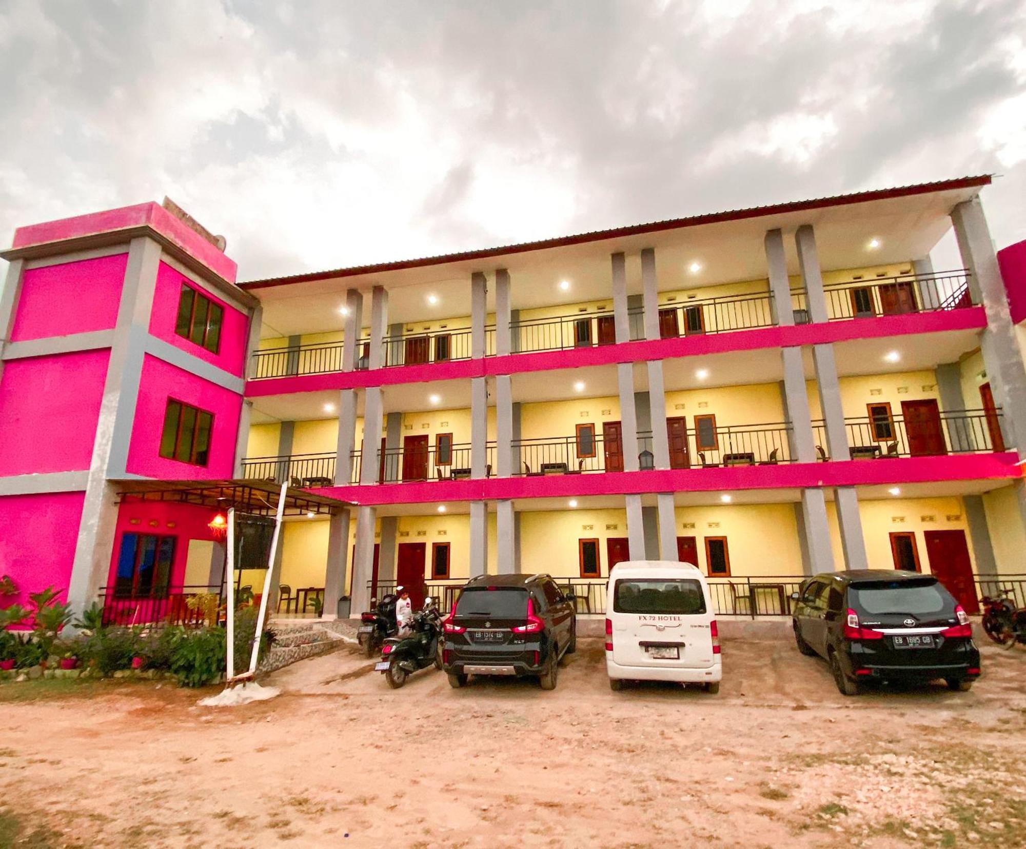 Fx72 Labuan Bajo Hotel المظهر الخارجي الصورة